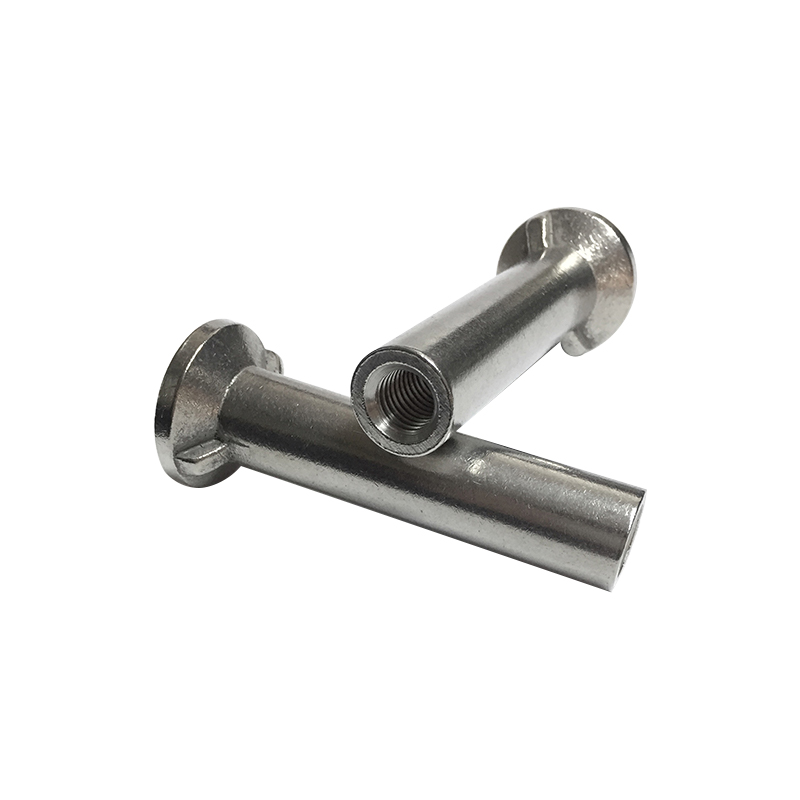 Rzuca w Anchor for Metro